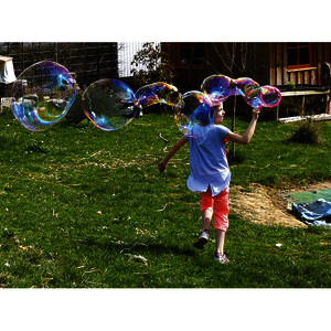 SET POUR  BULLES DE SAVON GÉANTES + ACCESSOIRES