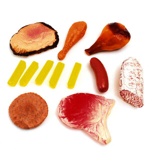 ASSORTIMENT DE VIANDES ET FRITES EN PLASTIQUE