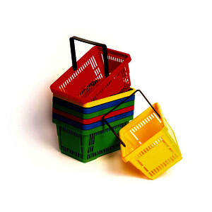 LOT DE 8 PANIERS EN PLASTIQUE