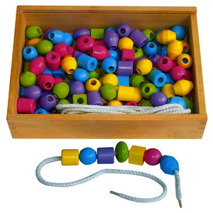 BOÎTE DE 130 GROSSES PERLES EN BOIS + LACETS- COLORIS PASTEL